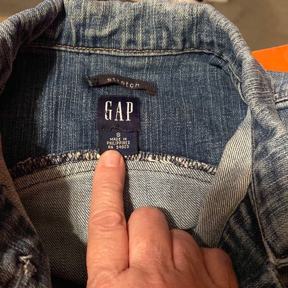 Jean Jacket (denim); women’s Small